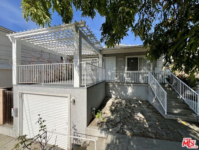 Building Photo - 1931 Ruhland Ave Rental