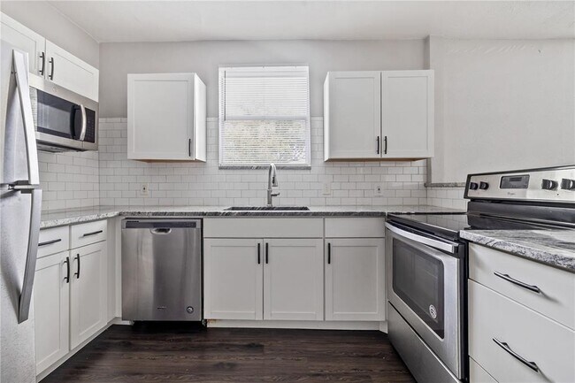 Photo - 409 E Floribraska Ave Unit C