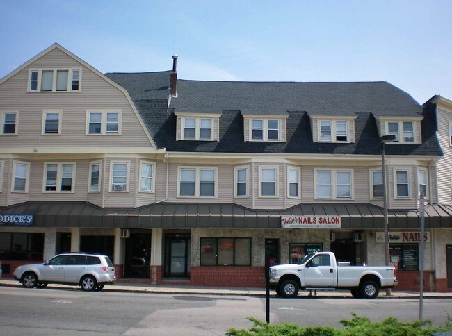 Photo - 400-410 Neponset Ave Apartments