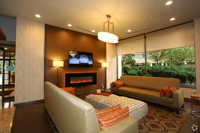 Hampton Plaza Apartments