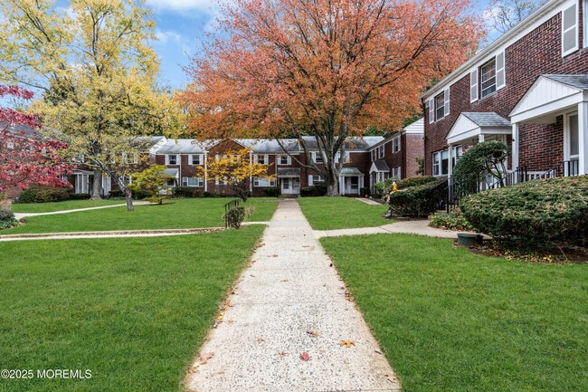 Building Photo - 102 Manor Dr Unit 911