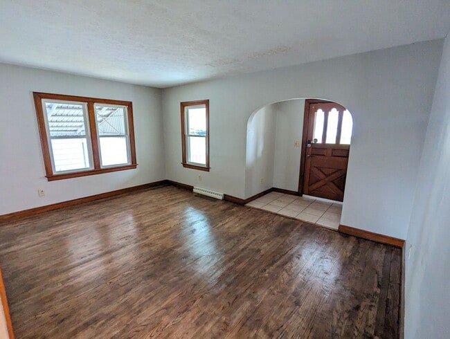 Photo - Beautiful 3 bedroom home with covered fron...