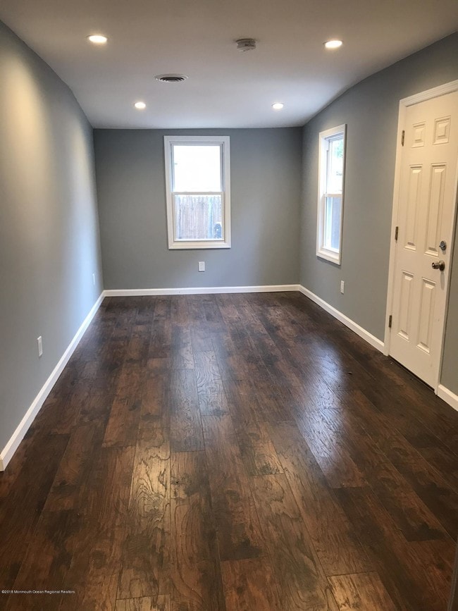 Photo - 32 Frazee Pl