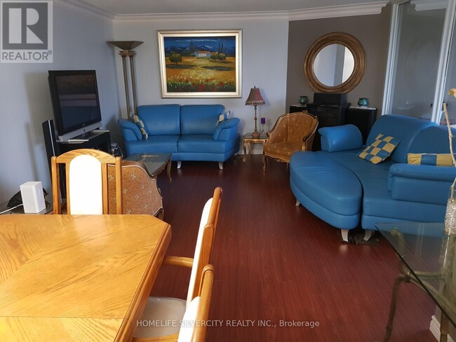 Photo - 3695 Kaneff Crescent Unit SPH 05