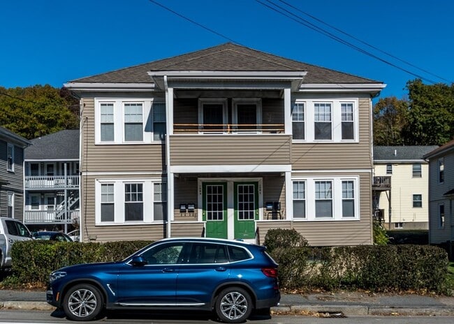 Building Photo - 1093 Main St Unit 2