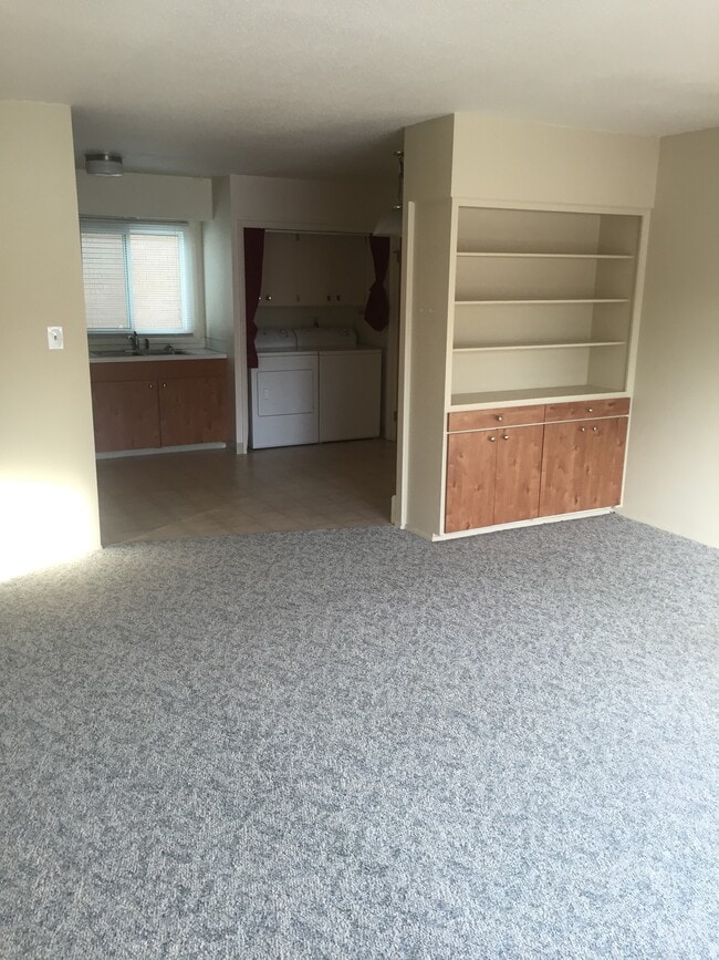 Building Photo - 4619 5th Ave S Unit 4 Plex Rental