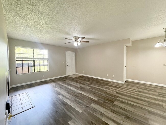 Photo - 1/1 Condo in Gated Lakefront Community of Altamonte Springs! Unit 204