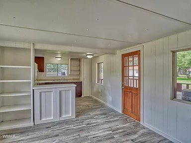 Photo - 2580 Poplar Dr