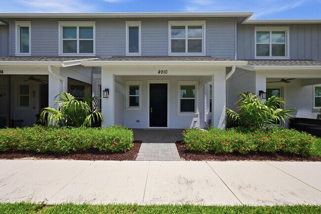 Photo - 4910 Longwood Lake Sq