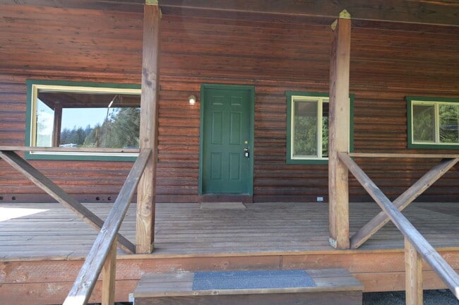 Photo - 1+ bed 1 bath log home in Sequim