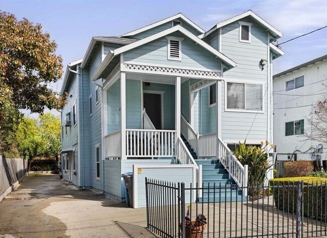 Building Photo - 1619 Fairview St Unit 1