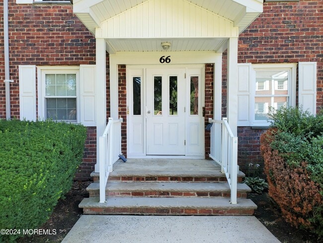 Building Photo - 66 Stonehurst Blvd Unit G Rental