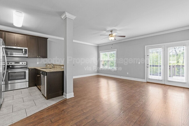 Photo - 723 Ladd Ave