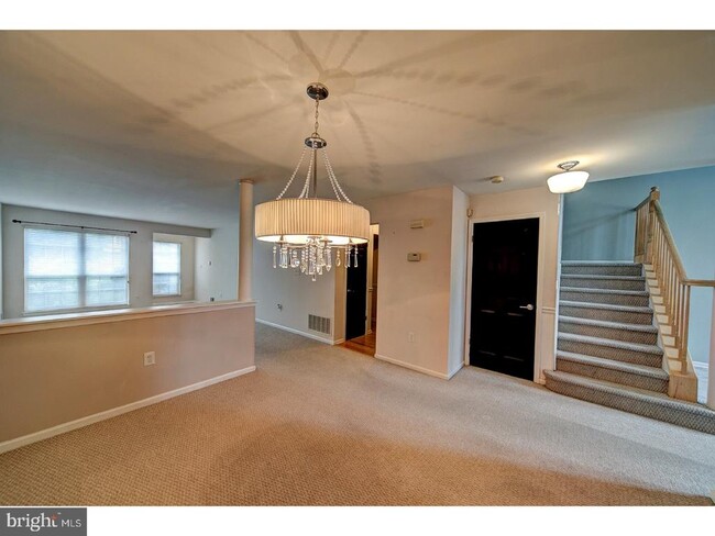 Photo - 406 Pebble Creek Ct