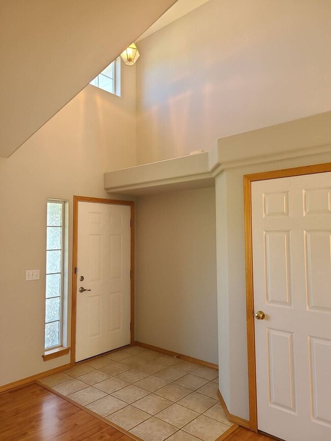 Photo - Spacious 4 bedroom 2.5 bedroom home in the Coeur d'Alene.