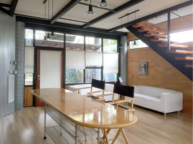 Sala de estar - 12915 Greene Ave