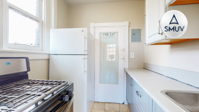 Photo - 24 E Madison St Apartment Unit H