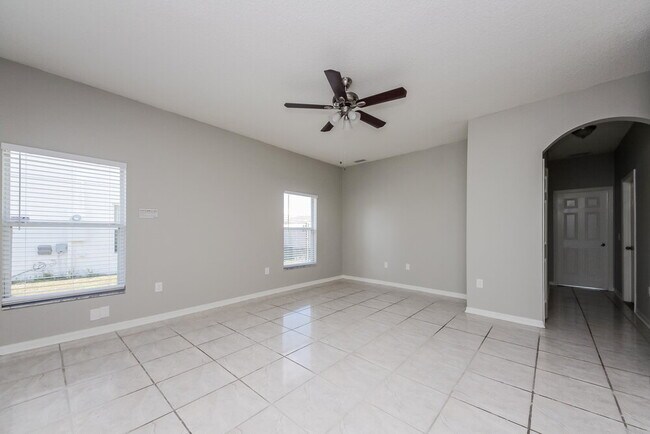 Photo - 104 Bridgeport Way