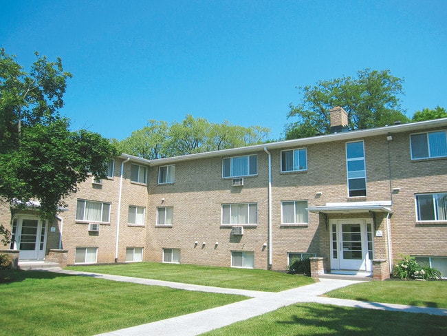 Elmwood Court