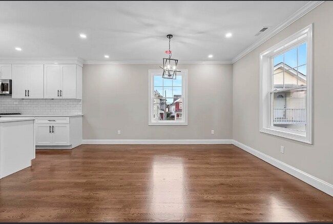 Photo - 289 Harriet St