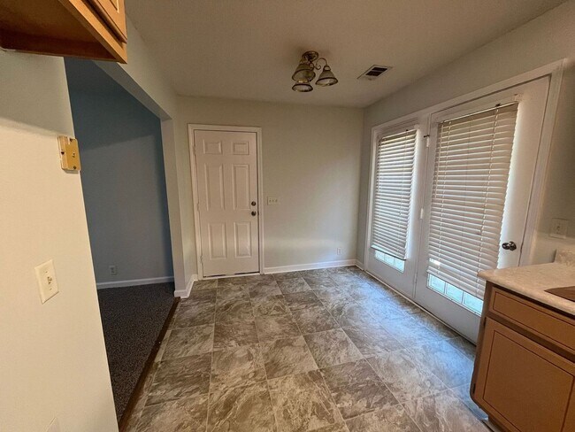 Photo - Quiet Neighborhood!