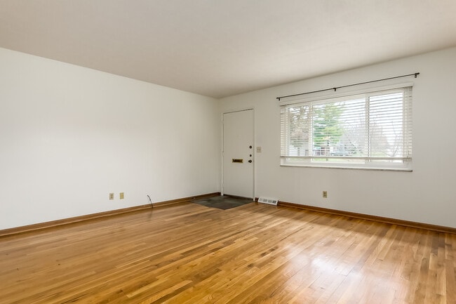 Photo - 5046 Heathmoor Dr Unit 1