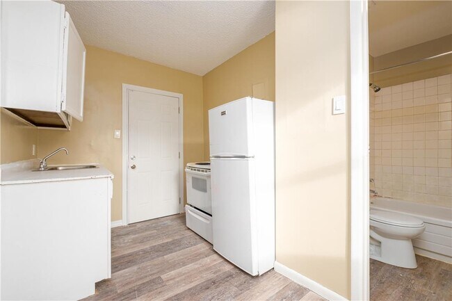 Photo - 79 Euclid Ave Unit 79