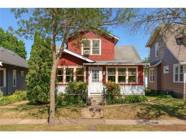 Photo - 620 Asbury St