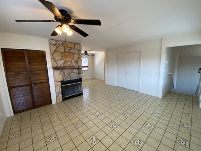 Photo - 739 W Franklin St Apartamento Unidad B