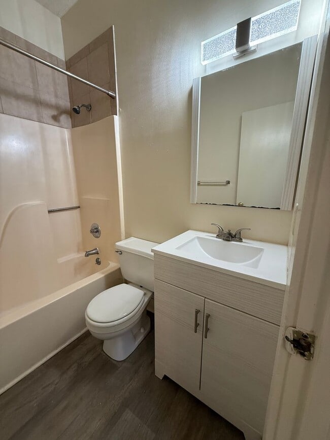 Photo - Bloomfield Unit #3