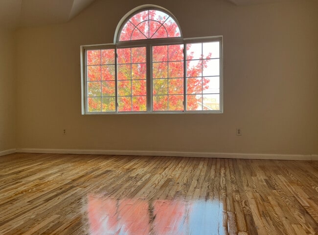 Photo - 36 Mersereau Ave Unit 3rd Floor