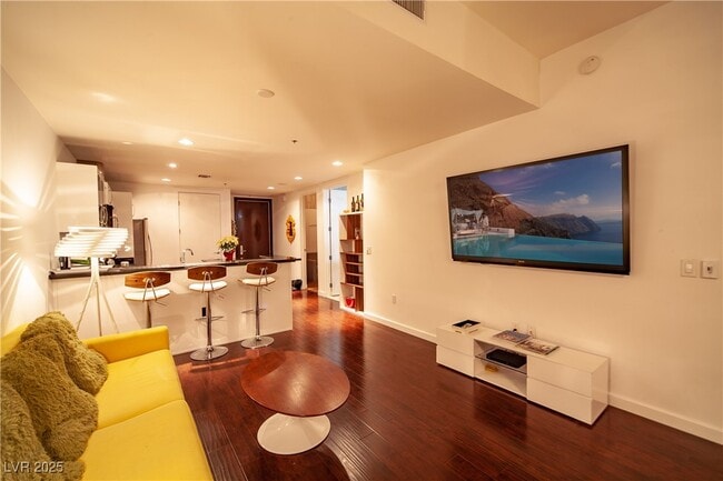 Building Photo - 4575 Dean Martin Dr Unit 3211