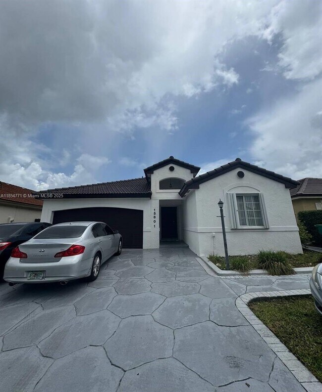 Building Photo - 15801 SW 85th St Rental