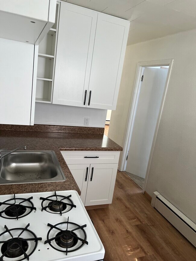 Photo - 2622 Hanson St