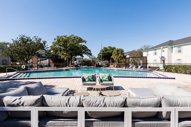 Building Photo - Palmetto at Lakeside Rental