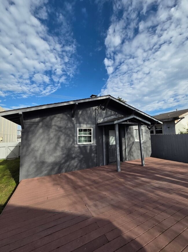 Photo - 2BR Eureka home features fully-fenced yard!