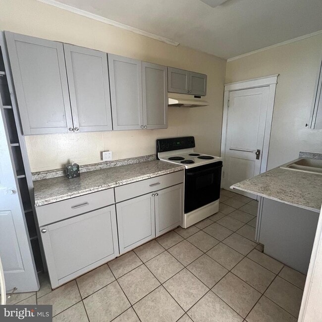 Photo - 609 Smithfield Ave