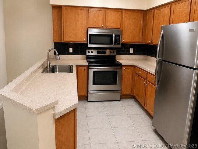 Building Photo - 2445 SW 18th Terrace Unit 406