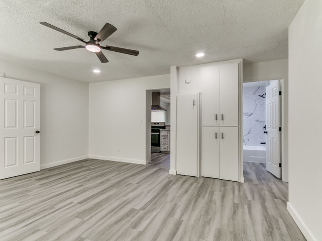 Photo - 1001 NW 98th St