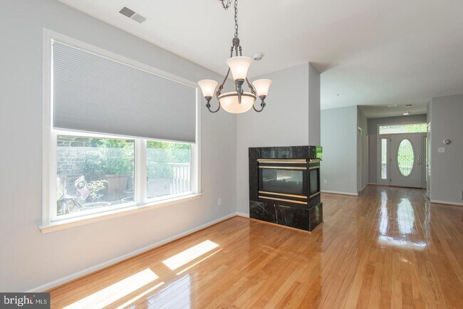 Photo - 415 W Lancaster Ave