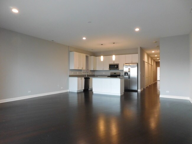 Photo - 1646 N Bosworth Ave