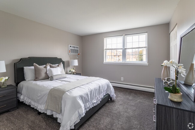 Photo - Liberty Square Apartments