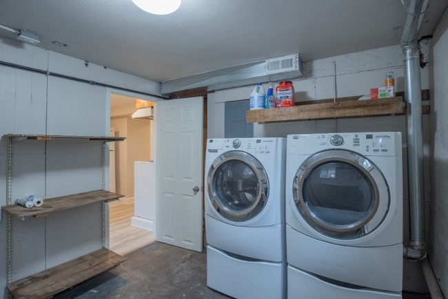 Photo - 7434 SE Duke St