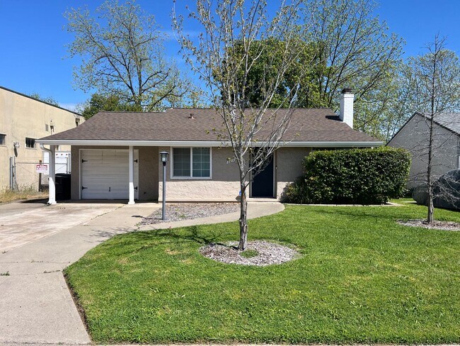 Beautiful 2bed 1bath home available now! - Beautiful 2bed 1bath home available now!
