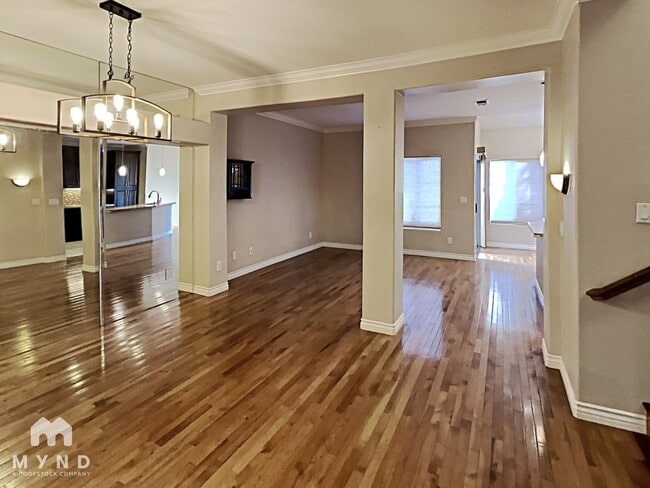 Photo - 5117 Renaissance Ave