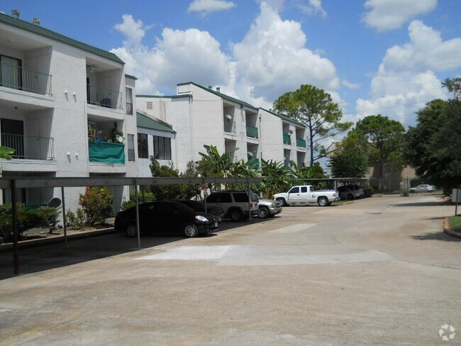 Building Photo - 2824 S Bartell Dr Unit 13 Rental