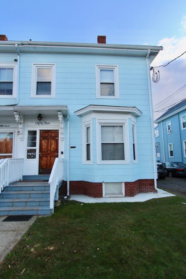 Building Photo - 55 Forest Ave Unit 2R Rental