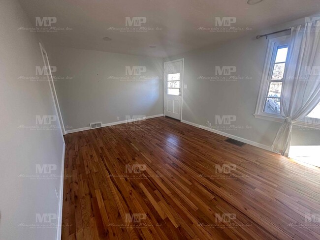 Photo - 607 S Grant Ave