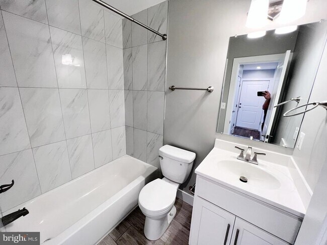 Photo - 447 Orange St SE Unit 3