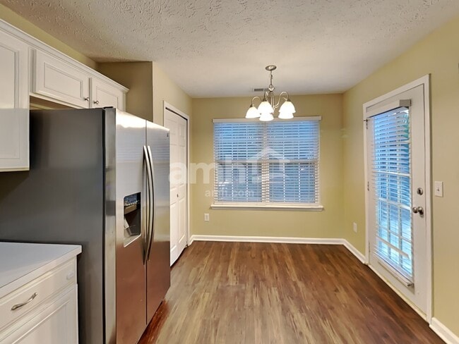 Photo - 4810 Lake Park Ter